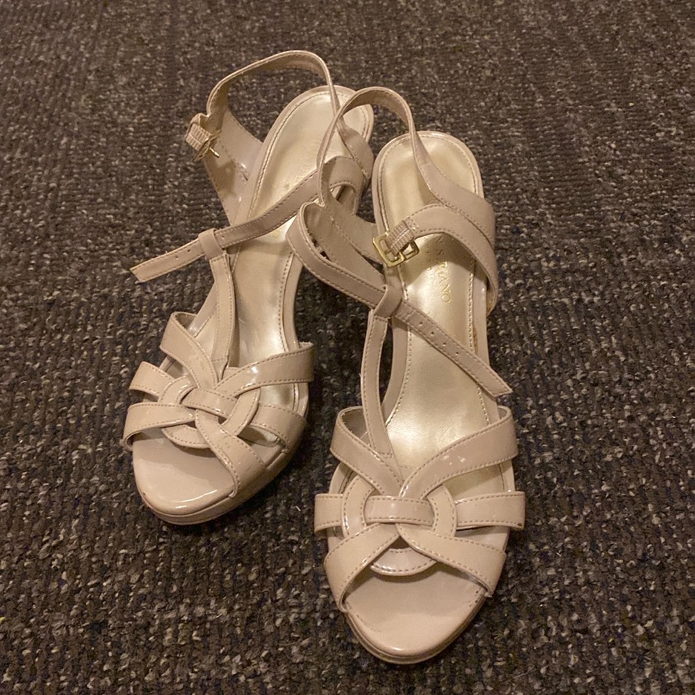 tan heels